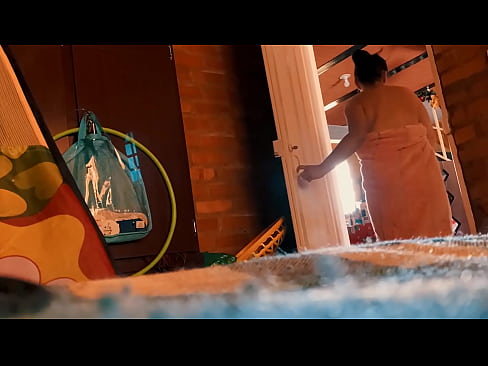 ❤️ Min onkel følger mig ind i brusebadet, han knepper mig, mens jeg tager et brusebad. Fucking video at da.3dhentaix.ru ️