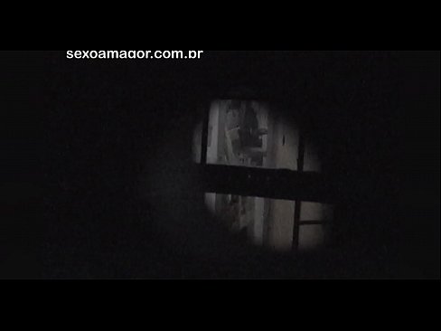 ❤️ Blondie bliver hemmeligt videooptaget af en voyeur fra nabolaget gemt bag hule mursten Fucking video at da.3dhentaix.ru ️