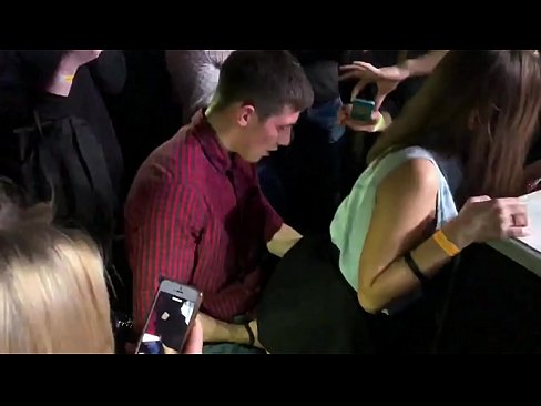 ❤️ Rigtig sex i en russisk natklub. 18-årig russisk pige i anus og vagina kneppet i en natklub Fucking video at da.3dhentaix.ru ️